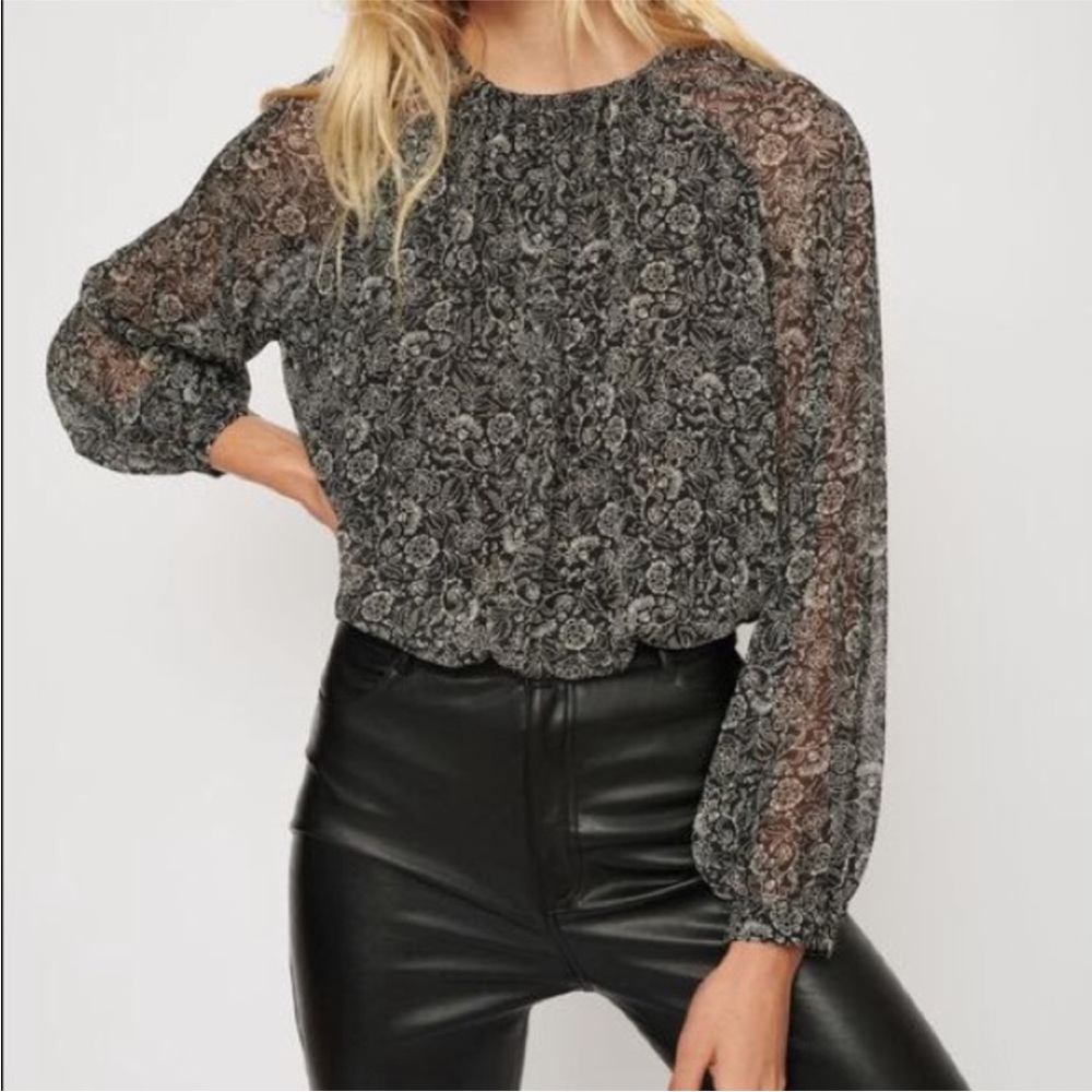 🚨4X$25🚨 Dynamite Black and White Blouse with Peter Pan Collar and Cuffed Sleeves